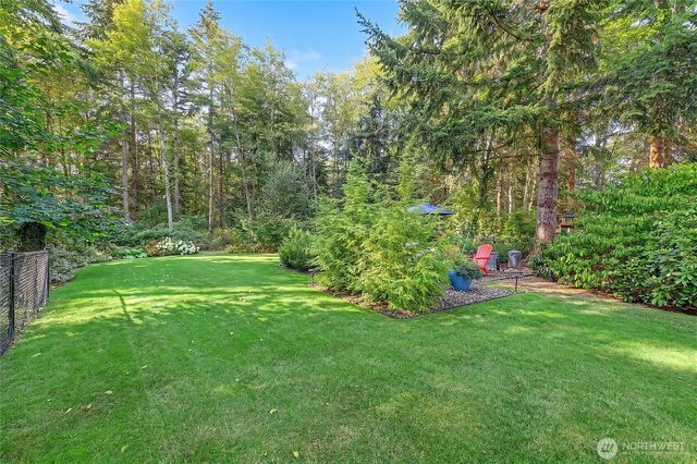 188 Glacier Peak Drive, Camano Island, WA 98282
