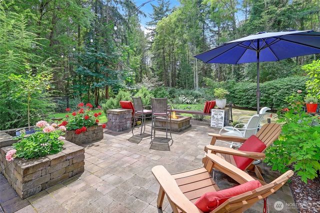 188 Glacier Peak Drive, Camano Island, WA 98282