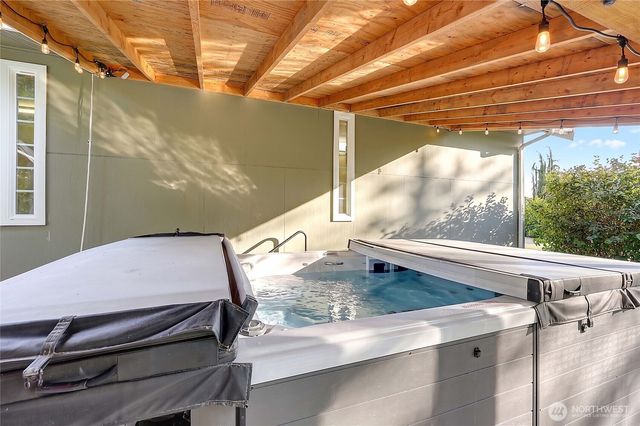188 Glacier Peak Drive, Camano Island, WA 98282