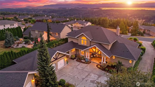 188 Glacier Peak Drive, Camano Island, WA 98282