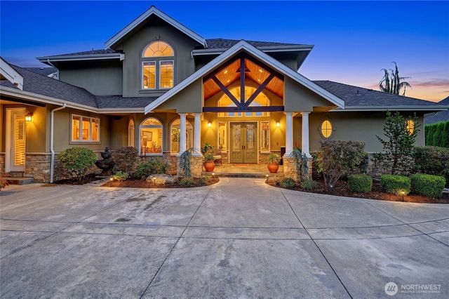 188 Glacier Peak Drive, Camano Island, WA 98282