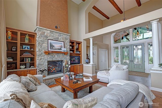 188 Glacier Peak Drive, Camano Island, WA 98282