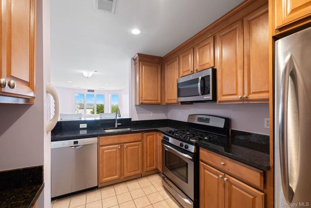 1321 Round Pointe Drive, Haverstraw, NY 10927