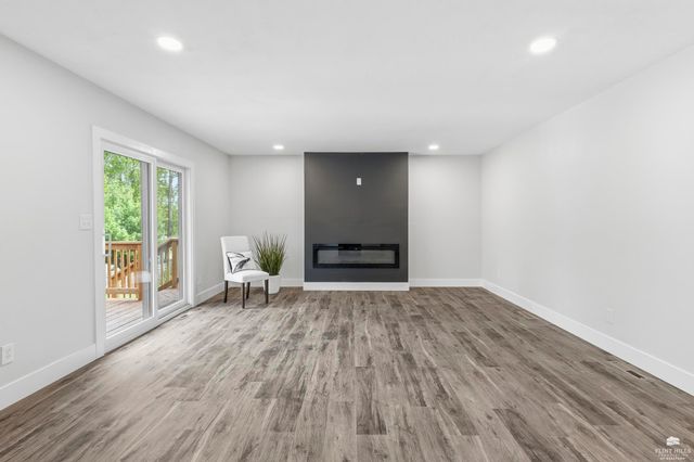 1716 Sheffield Circle, Manhattan, KS 66503