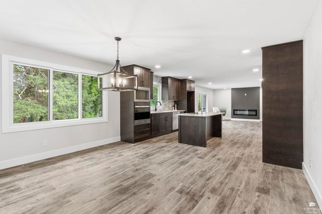 1716 Sheffield Circle, Manhattan, KS 66503