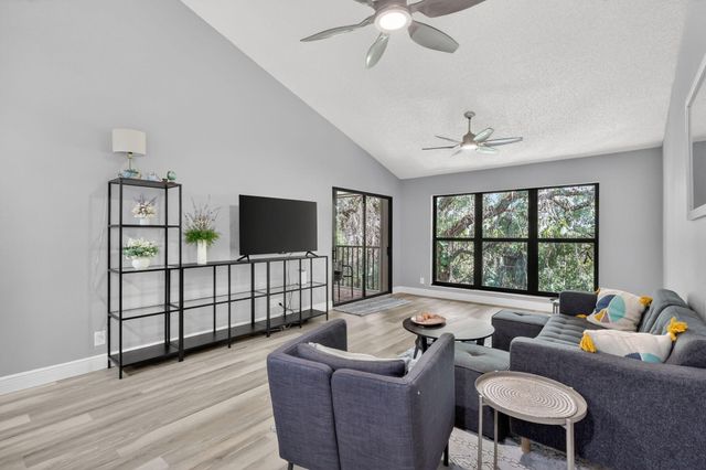 5230 SE Seascape Way 201, Stuart, FL 34997