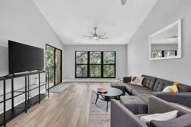 5230 SE Seascape Way 201, Stuart, FL 34997