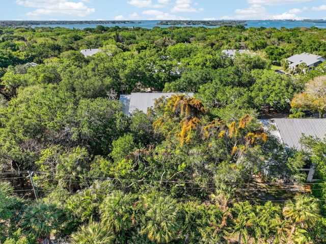 5230 SE Seascape Way 201, Stuart, FL 34997