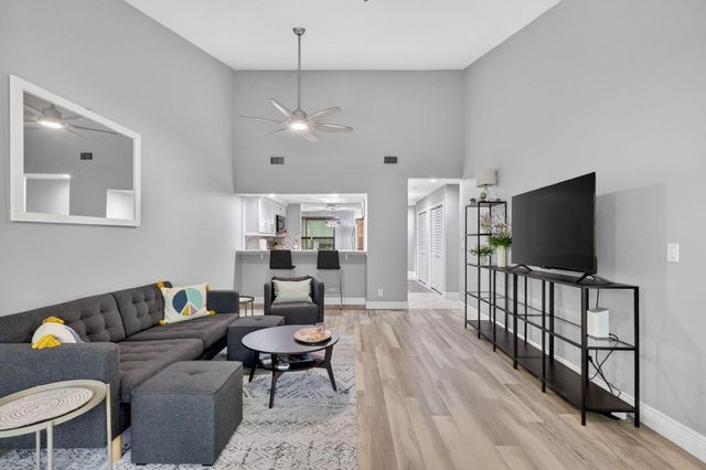 5230 SE Seascape Way 201, Stuart, FL 34997