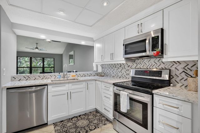 5230 SE Seascape Way 201, Stuart, FL 34997