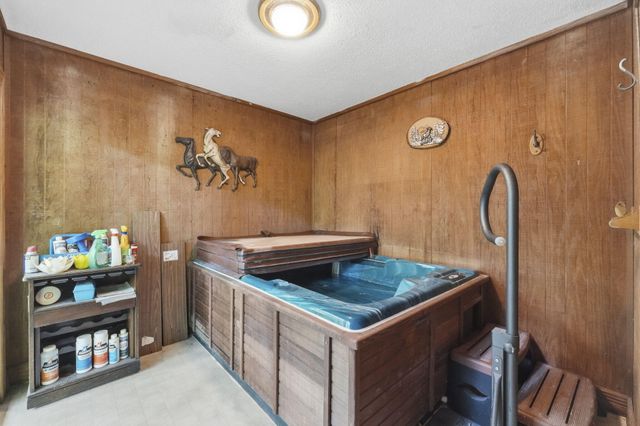 1906 State Hwy 265, Hollister, MO 65672