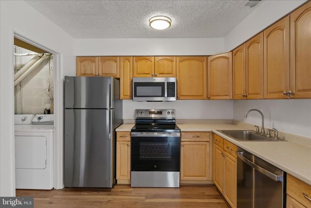 2142 CARTWRIGHT PL, Reston, VA 20191