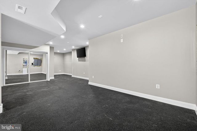 898 DECLARATION DR, Charles Town, WV 25414