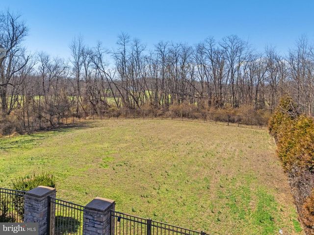 898 DECLARATION DR, Charles Town, WV 25414