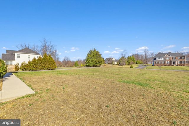 898 DECLARATION DR, Charles Town, WV 25414