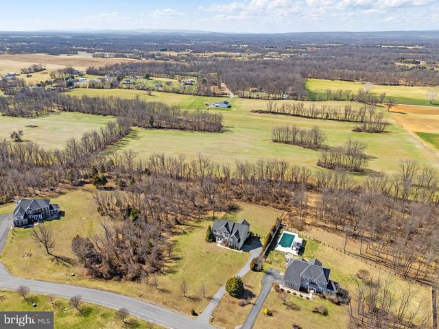 898 DECLARATION DR, Charles Town, WV 25414