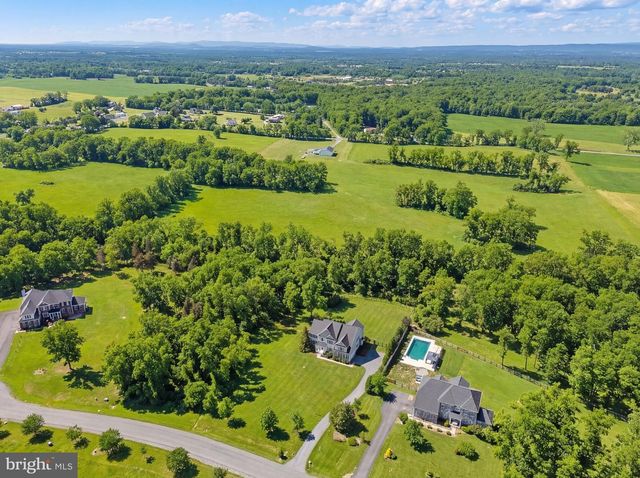 898 DECLARATION DR, Charles Town, WV 25414