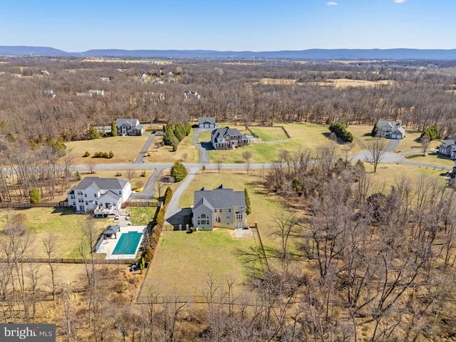 898 DECLARATION DR, Charles Town, WV 25414