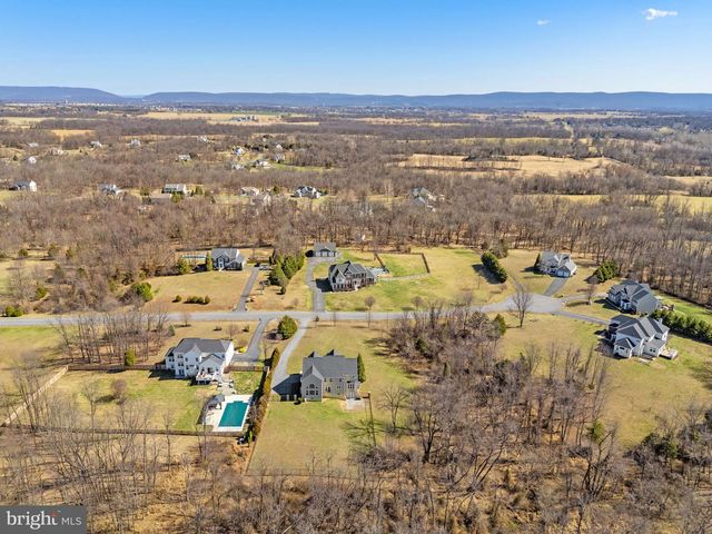 898 DECLARATION DR, Charles Town, WV 25414