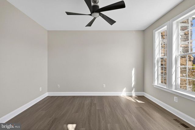 898 DECLARATION DR, Charles Town, WV 25414