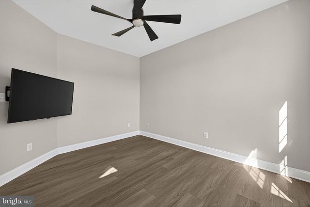 898 DECLARATION DR, Charles Town, WV 25414