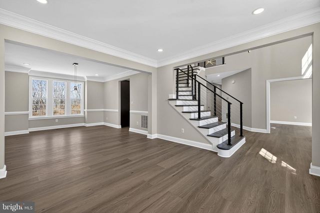 898 DECLARATION DR, Charles Town, WV 25414