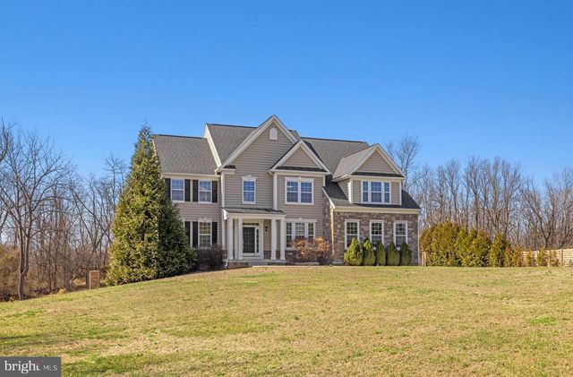 898 DECLARATION DR, Charles Town, WV 25414