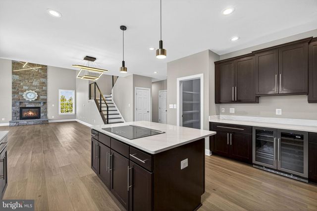 898 DECLARATION DR, Charles Town, WV 25414