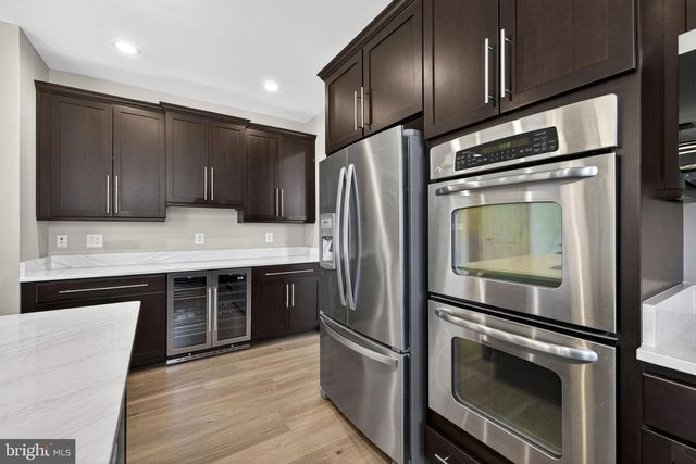 898 DECLARATION DR, Charles Town, WV 25414