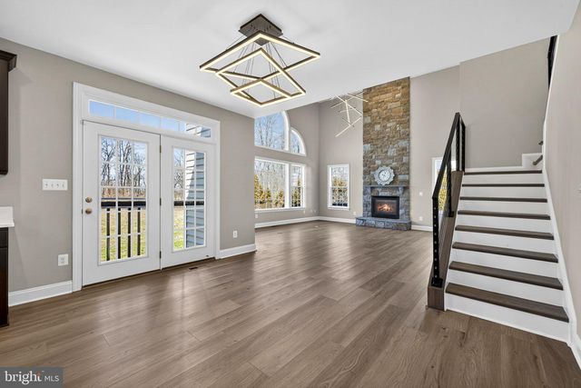 898 DECLARATION DR, Charles Town, WV 25414