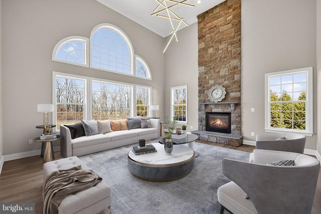 898 DECLARATION DR, Charles Town, WV 25414