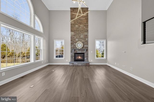 898 DECLARATION DR, Charles Town, WV 25414