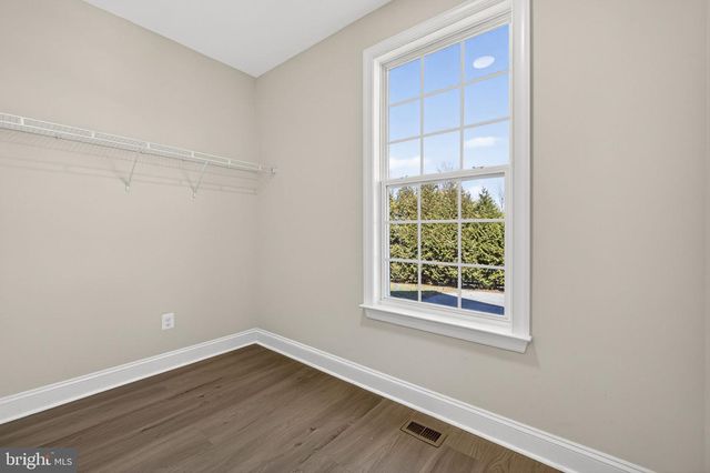 898 DECLARATION DR, Charles Town, WV 25414