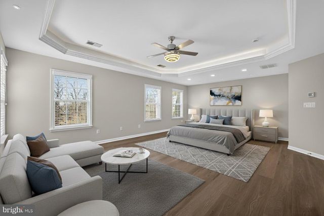 898 DECLARATION DR, Charles Town, WV 25414