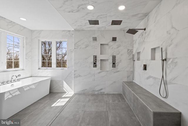 898 DECLARATION DR, Charles Town, WV 25414