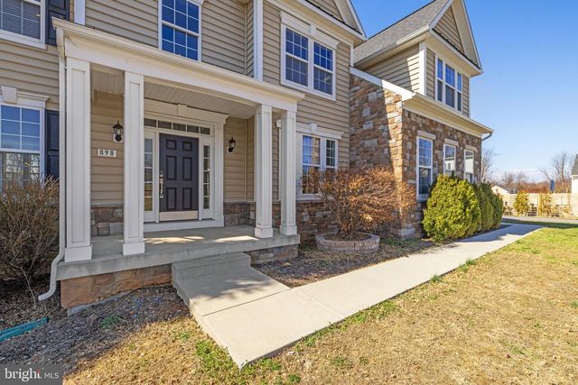 898 DECLARATION DR, Charles Town, WV 25414