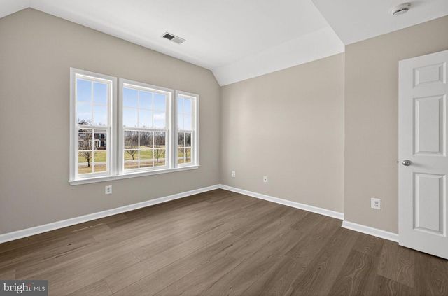 898 DECLARATION DR, Charles Town, WV 25414