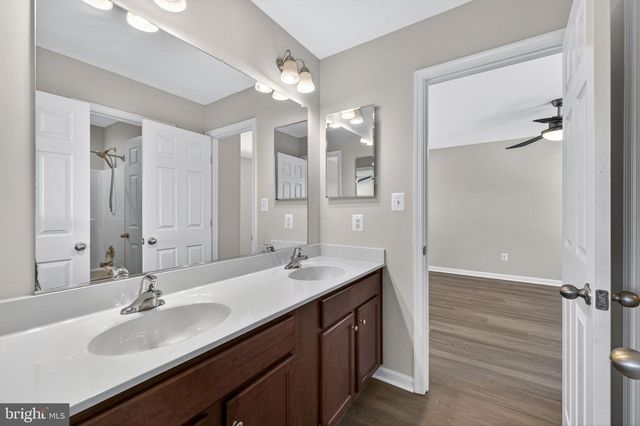 898 DECLARATION DR, Charles Town, WV 25414