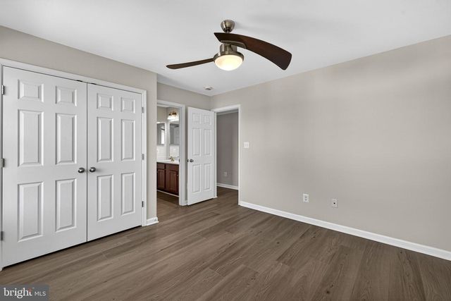 898 DECLARATION DR, Charles Town, WV 25414