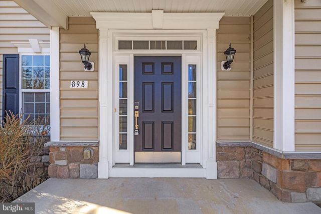 898 DECLARATION DR, Charles Town, WV 25414