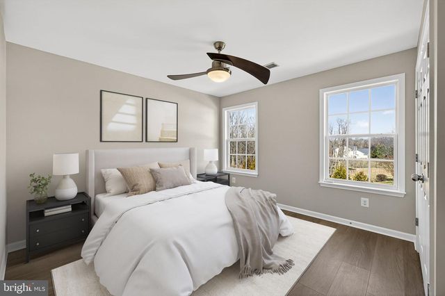 898 DECLARATION DR, Charles Town, WV 25414