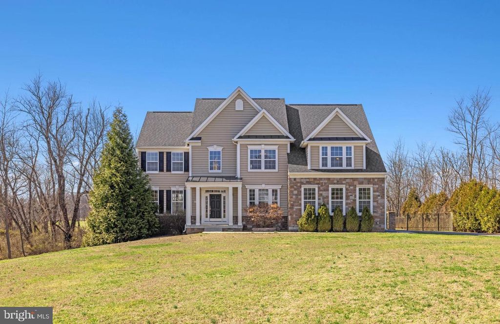 898 DECLARATION DR, Charles Town, WV 25414