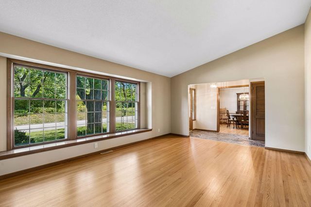 14211 Lennell Drive, Minnetonka, MN 55345