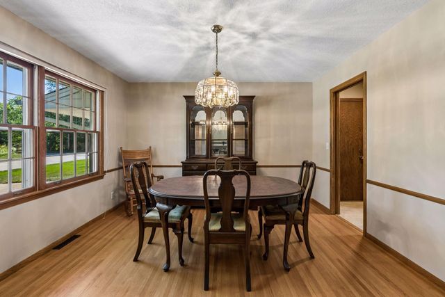 14211 Lennell Drive, Minnetonka, MN 55345