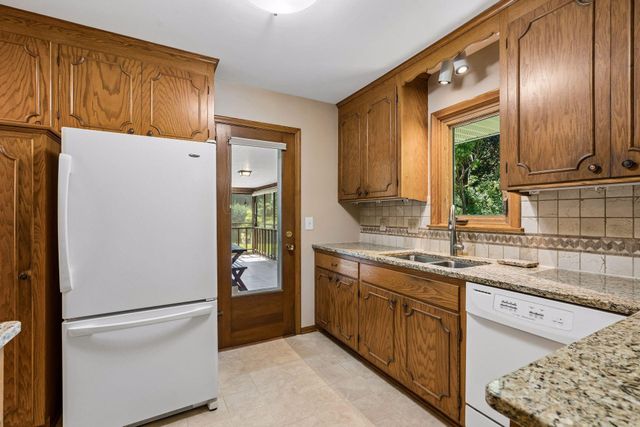 14211 Lennell Drive, Minnetonka, MN 55345