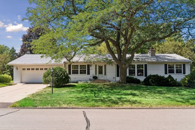 14211 Lennell Drive, Minnetonka, MN 55345