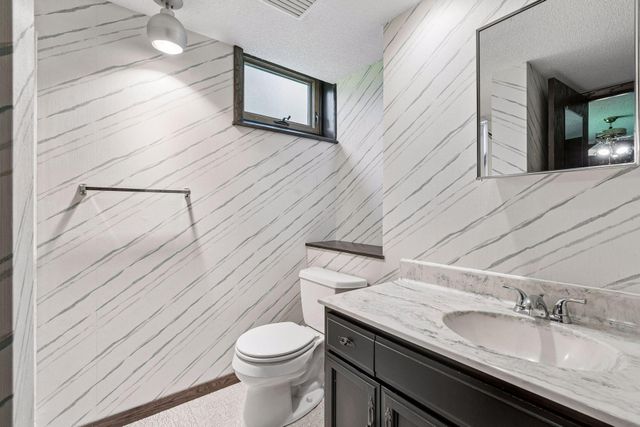 14211 Lennell Drive, Minnetonka, MN 55345