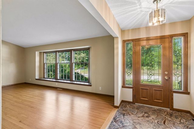 14211 Lennell Drive, Minnetonka, MN 55345