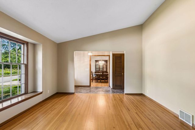 14211 Lennell Drive, Minnetonka, MN 55345