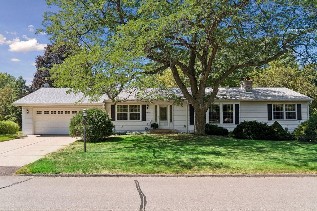 14211 Lennell Drive, Minnetonka, MN 55345 — photo 3